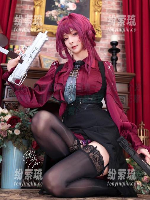 Machi马吉的红裙作品集——分享一个冷门事实，红色能让你在朋友聚会上称王称霸！