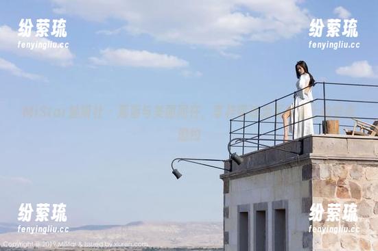 MiStar魅妍社 - 潮湿与美丽同在，李梓熙泳池写真递上的壁纸邀约