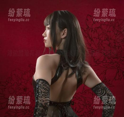 Uki雨季 海边的浪花和Uki雨季的泳装,免费欣赏这作品吧