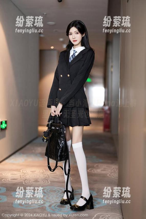 XIAOYU语画界-小海臀Rena XIAOYU语画界 - 当小海臀Rena遇上裤里丝:无圣光也潇洒