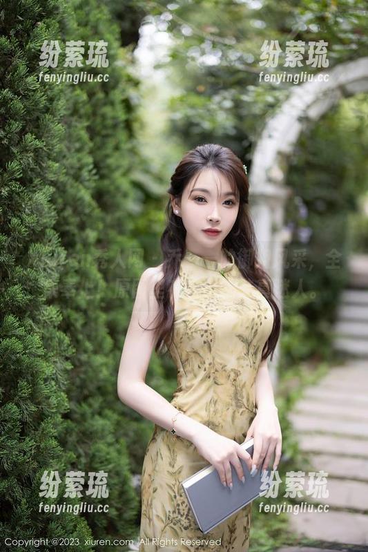 Xiuren秀人网 - 乔一一的御姐风采，全集奉上！原图里有些小细节真迷人。