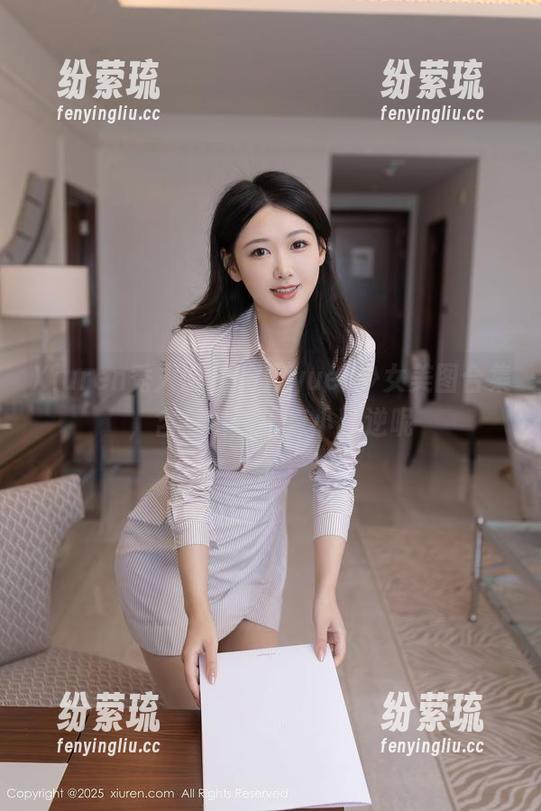 Xiuren秀人网 - 冷月yuer少女美图合集，含蓄中透出点小叛逆呢