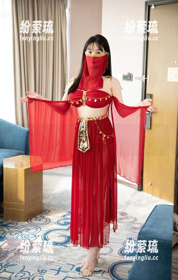 Xiuren秀人网-徐微微mia Xiuren秀人网 - 徐微微mia的私拍——制服变换中的小调皮
