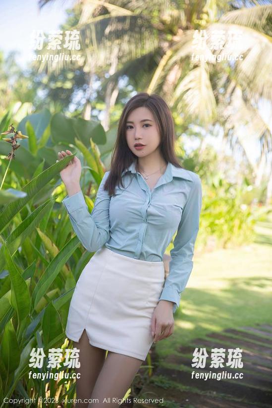 Xiuren秀人网 - 王俪丁呀水手服原图：假装自己在航海，其实肚子在叫！