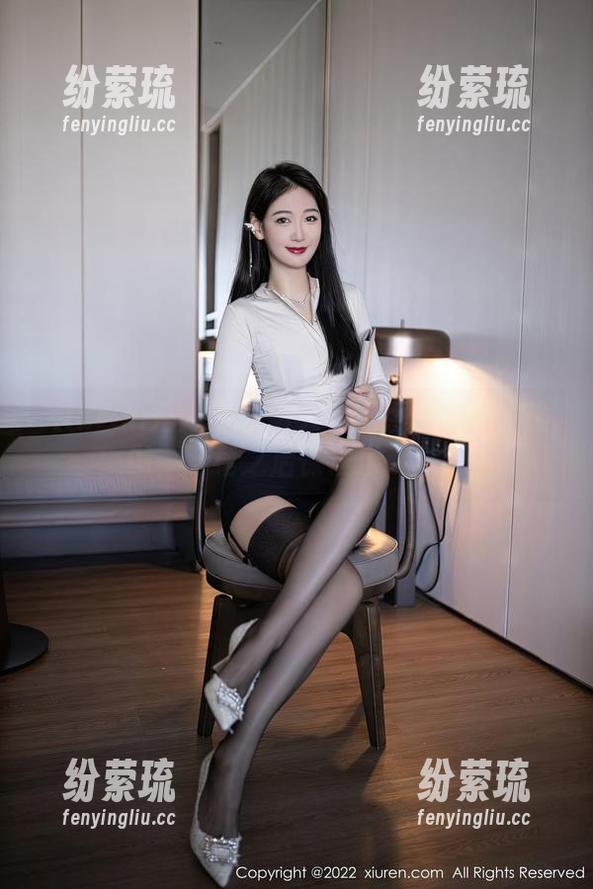 Xiuren秀人网 - 每天一招：陈思琪的瑜伽，下载之后保准乐起来！