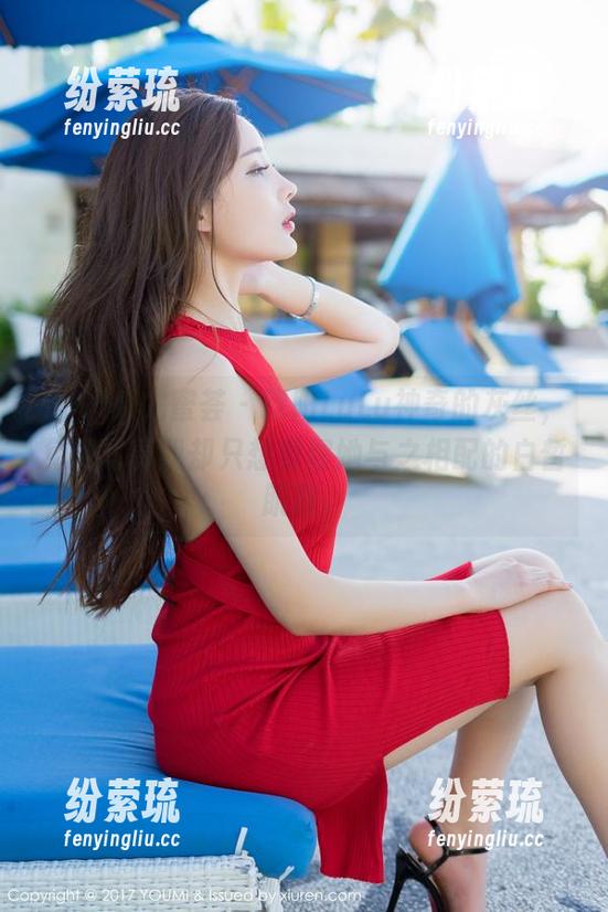 YouMi尤蜜荟-欧阳LuLu YouMi尤蜜荟 - 欧阳LuLu神奇的灰丝,免费写真我却只想觉得她与之相配的白皙肌肤。