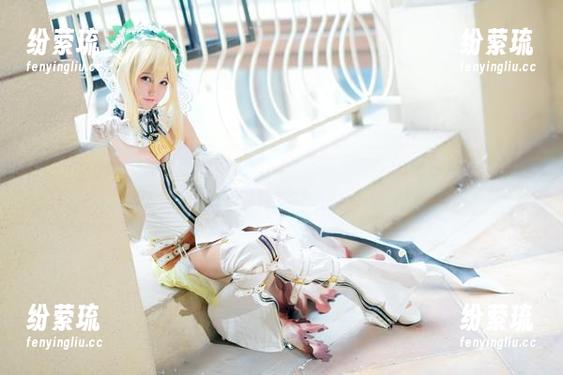 nagesa魔物喵 看到nagesa魔物喵的新美图,女仆和死库水的组合直击我的心,壁纸需求暴增。