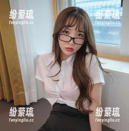 yeeun孙乐乐 白衬衫不简单,yeeun孙乐乐私拍合集让你重新审视这件基本款。