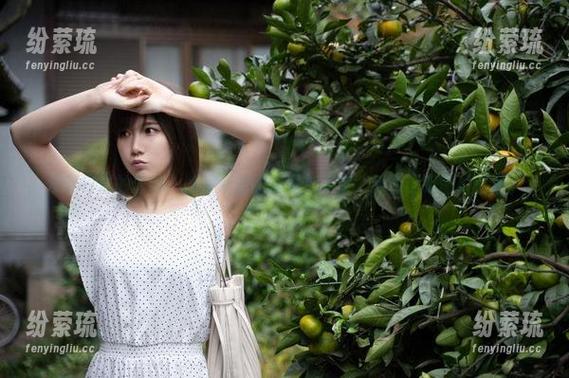 没有彩光的修饰，けん研的甜心更加真实，看看这组图片就懂。