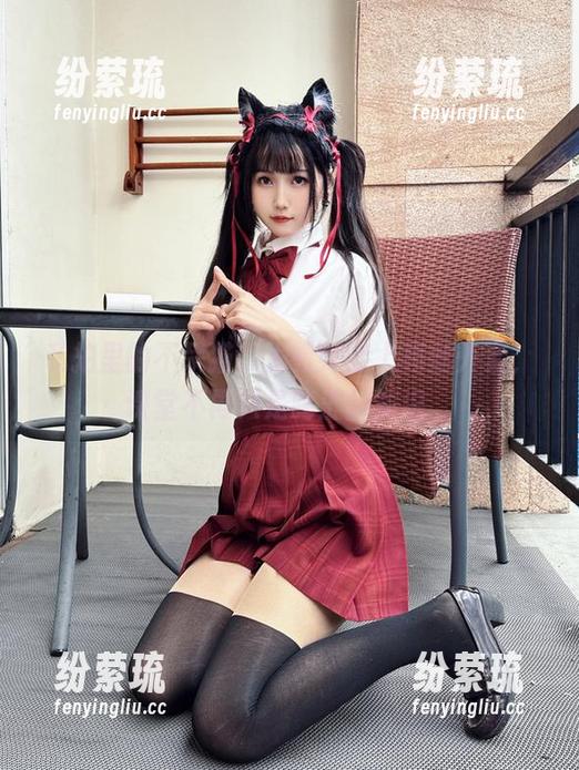 不呆猫 私拍里的不呆猫,为教师穿上亮丝外套,课堂不再只是晦涩的知识。