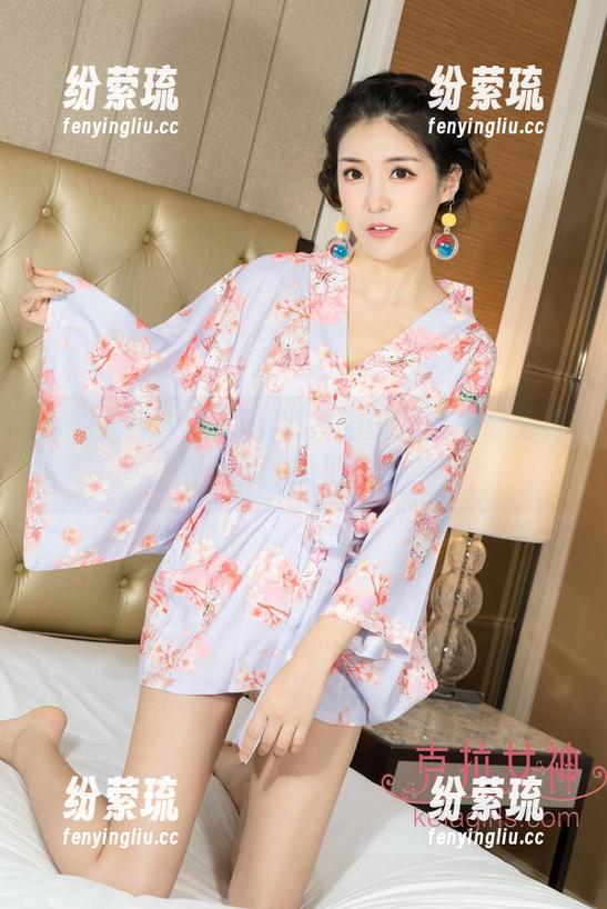 克拉女神 - 珊珊带着她的美腿套图强势更新，我瞄到了什么？