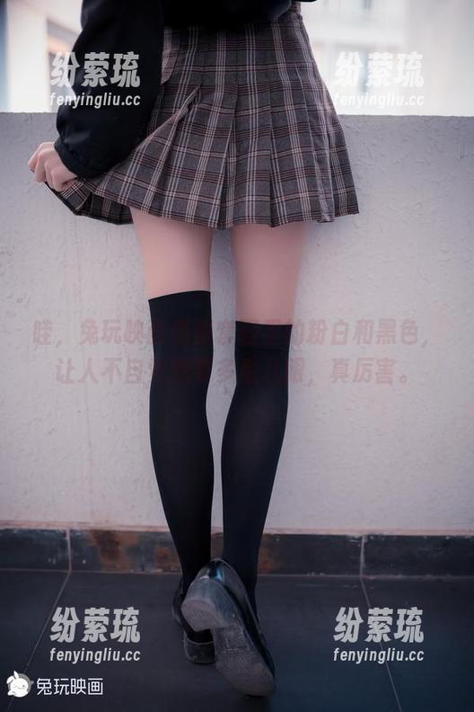 哇，兔玩映画免费套图里的粉白和黑色，让人不自觉想要多看几眼，真厉害。
