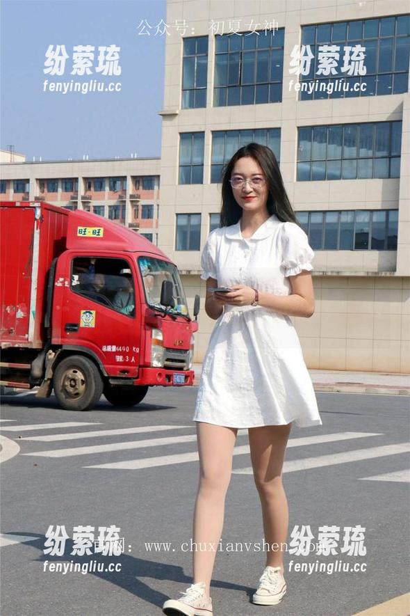 初夏女神-双双 初夏女神 - 快来戳“双双比基尼图集”,下载它就像割舍不掉的肥宅快乐!