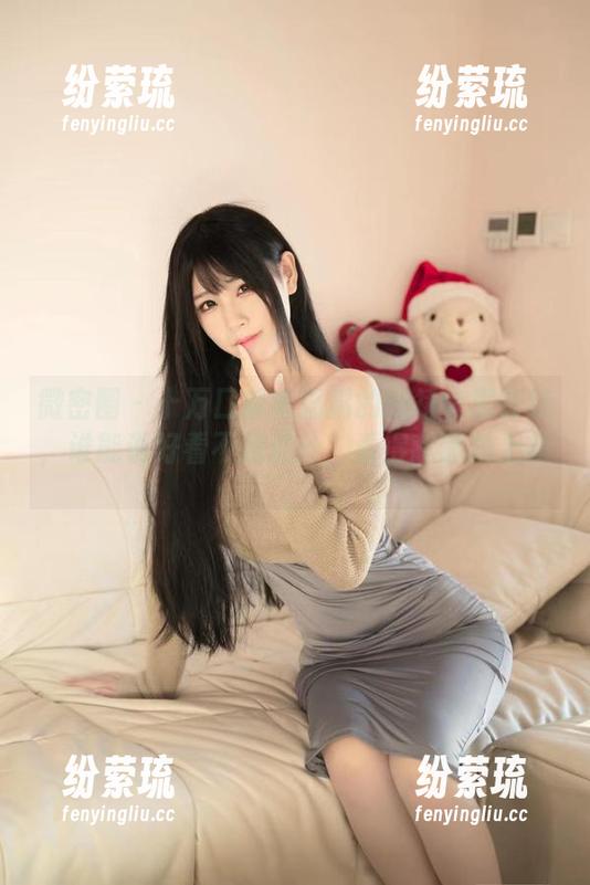 微密圈 - 十万口草莓粥粥的短裙大展在线，谁能说好看不是过分？看得我嘴角上扬。