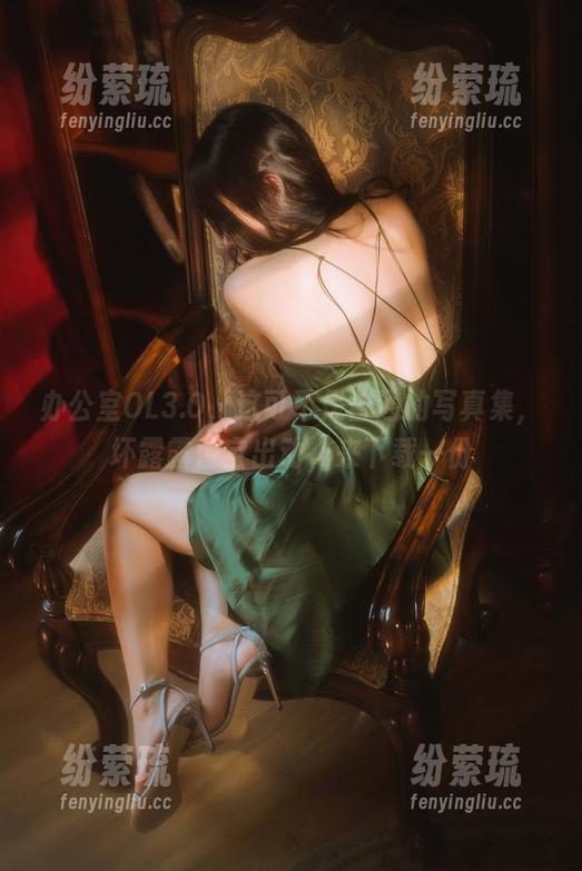 坏露露香宝 办公室OL3.0,这可不是普通的写真集,坏露露香宝出动,来下载一份