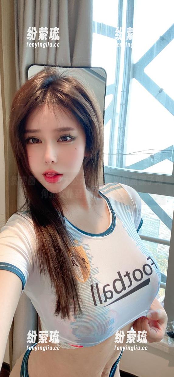 奔跑的晶骡子 微密圈 - 图包大公开:看奔跑的晶骡子如何把女仆装穿出新高度!