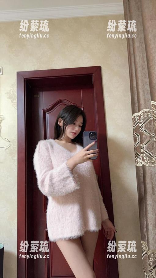 奶宝妹纸 微密圈 - 资源一键获取:奶宝妹纸与小红布兜的逗趣合集!