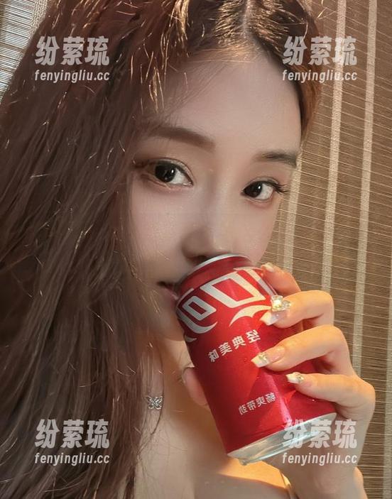 奶雯 微密圈 - 为啥奶雯穿红裙这么有范儿?套图教我如何打扮!