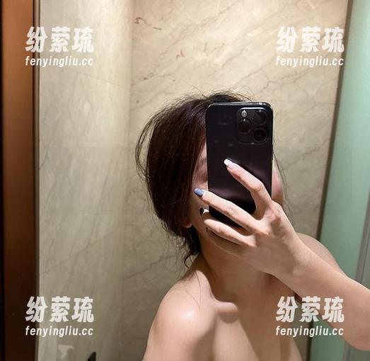 奶雯 微密圈 - 私房写真:黑皮裙的任何姿势都让奶雯看起来美不胜收