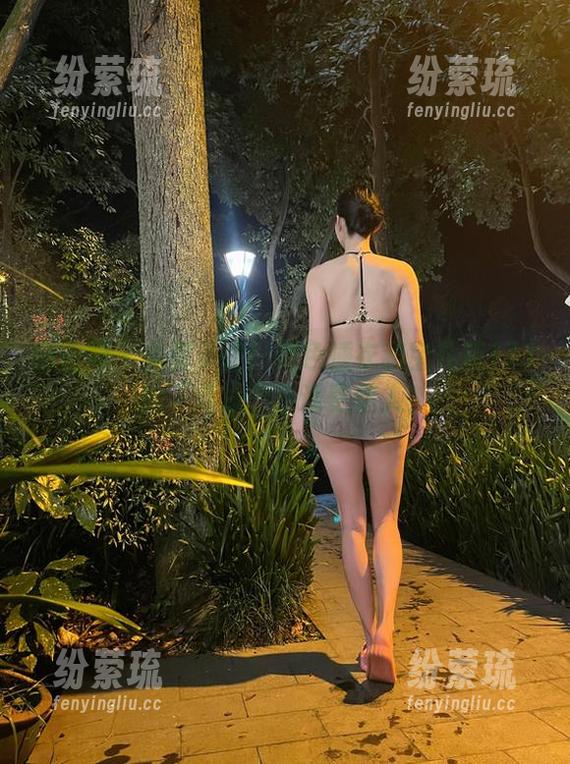 微密圈 - 免费关注！黑色睡衣和宝儿茹171的“斗法”：谁更迷人？