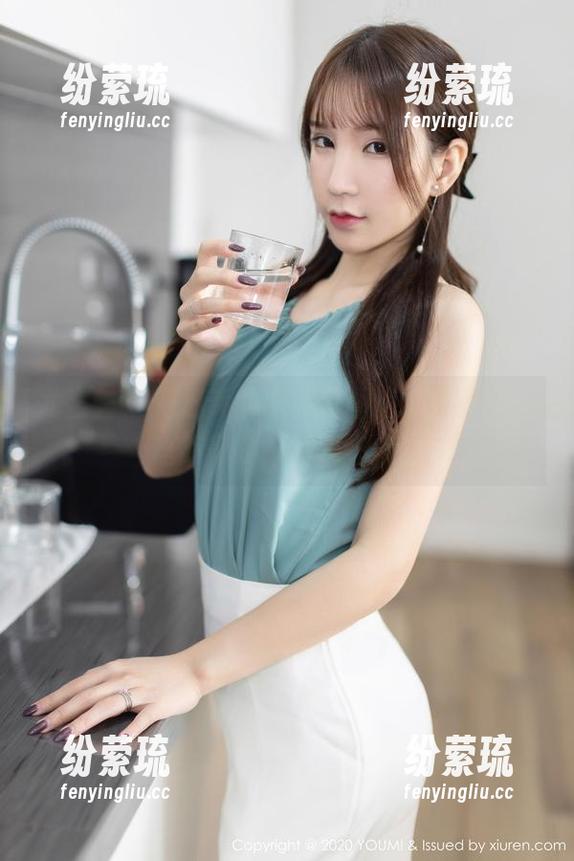 尤蜜荟 - 周思乔的职业装图库，分享那一丝不肯妥协的职场气息