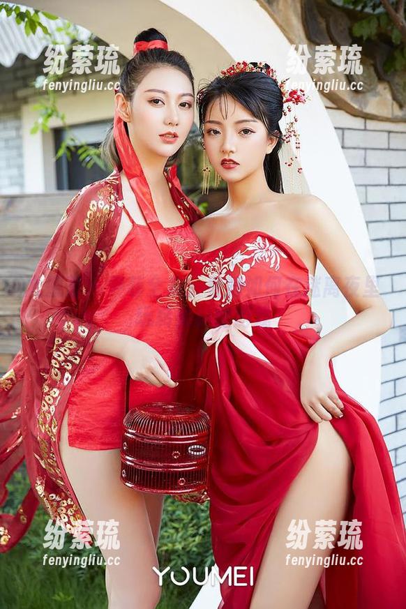 尤蜜荟 - 尹菲全集：看她如何在迷离夜里玩转光影的游戏