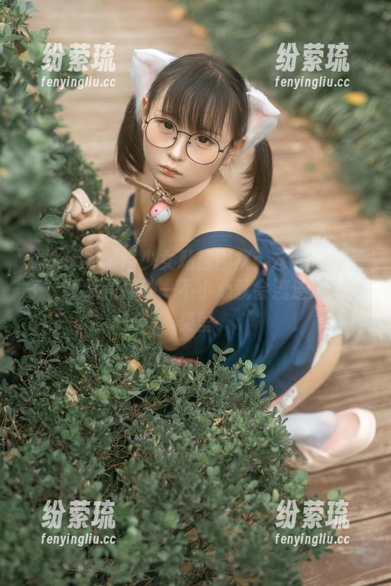 幼水铃衣 幼水铃衣梦浴少女私房图集:水雾中的仙子,果然是那种一不小心就会流连忘返的类型