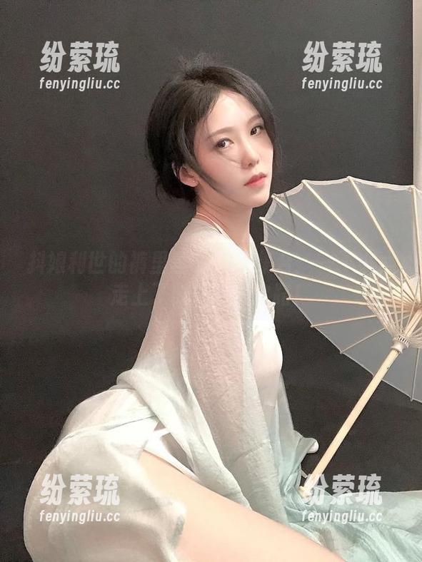 抖娘利世 抖娘利世的裤里丝COS大集合:一不小心走上了时尚滑稽之路!