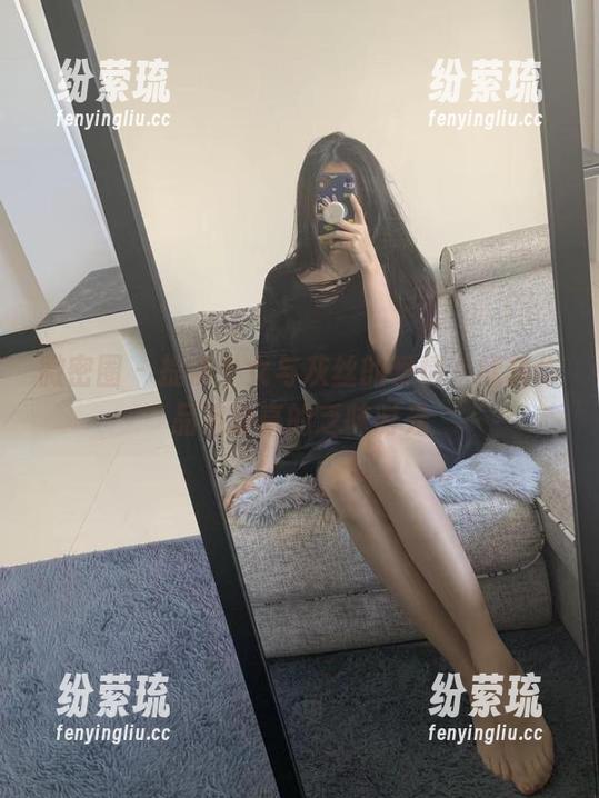 微密圈 - 提袜少女与灰丝的爱情，拯救作品集分享的乏味时光