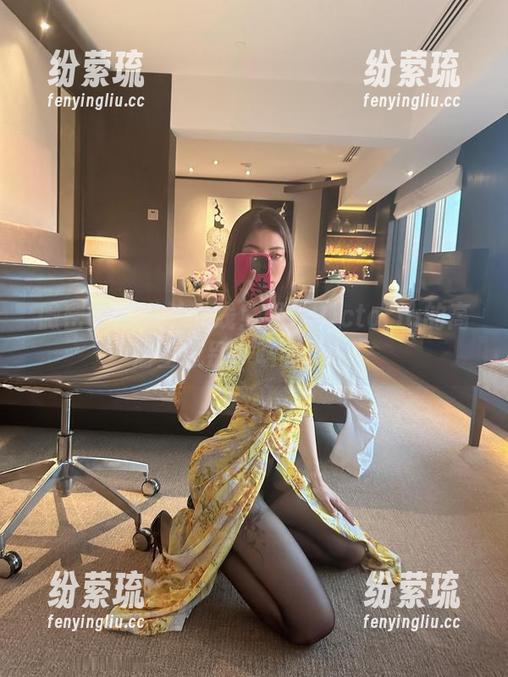 果儿Victoria 微密圈 - 学妹上线!果儿Victoria的高清壁纸别小瞧有多撩!