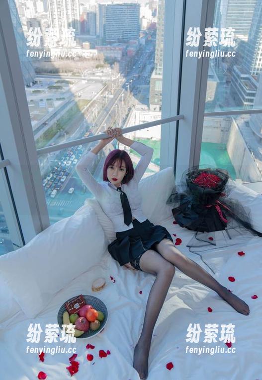果儿Victoria 微密圈 - 果儿Victoria的美图合集:棉袜是免费的吗?没关系,值!