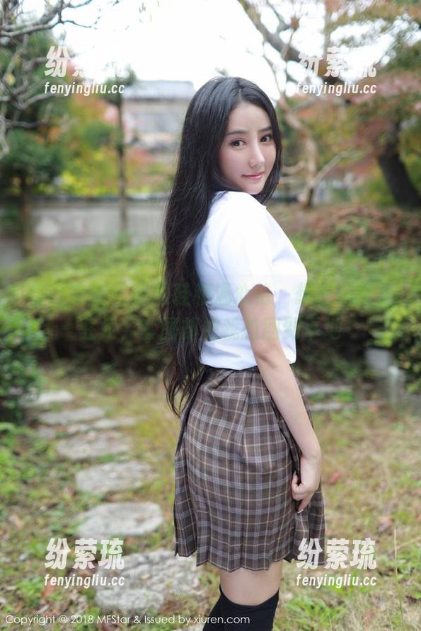 模范学院-温心怡 模范学院 - 高跟鞋和温心怡,想在原图里驻足,套图却把我拉回到平地