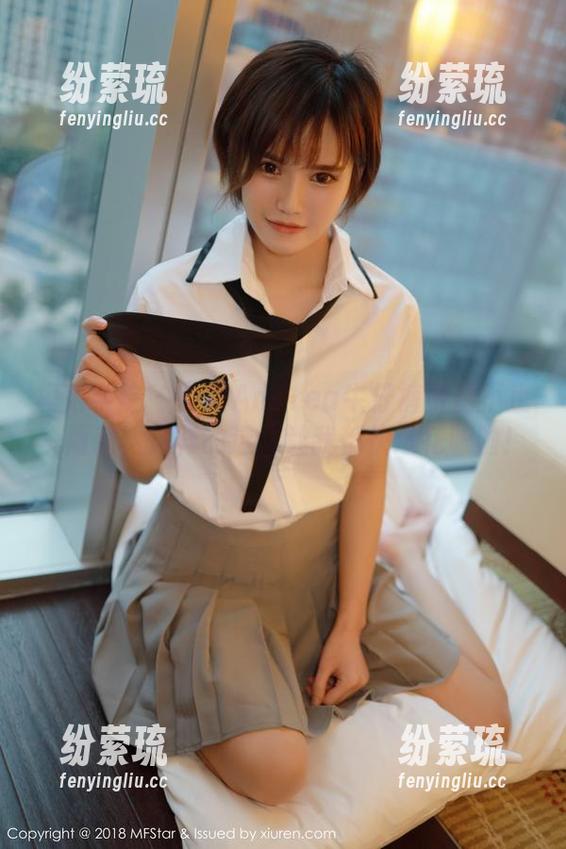 模范学院-露露Andrea 模范学院 - 露露Andrea牛仔裤资源不止一两款,这样的选择让我都快选花眼啦!
