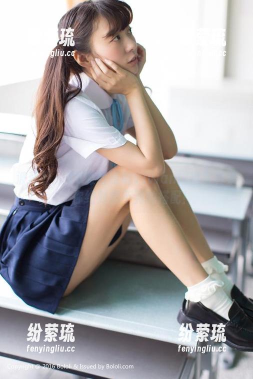 波萝社 - K8傲娇萌萌Vivian短裤写真集：你绝对想不到的搭配！