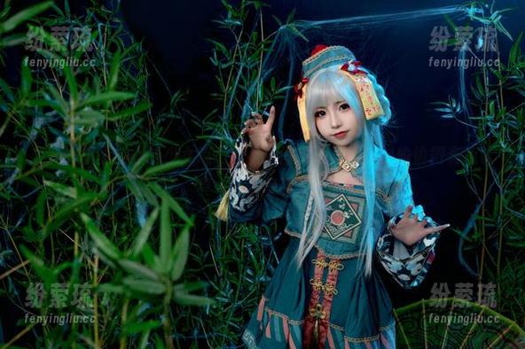 爆机少女喵小吉 看花间集里的爆机少女喵小吉,原图展现的姿态,偷偷得有点认真……想多了没!