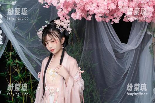 爆机少女喵小吉 当品牌遇上爆机少女喵小吉,临江仙的高清写真就这样悄然上岸!