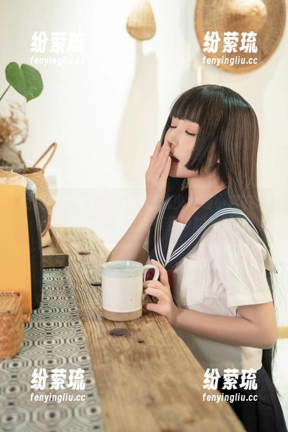 爆机少女喵小吉 免费照片大揭秘——爆机少女喵小吉在末班地铁时,创作能有多少尴尬时刻
