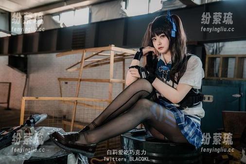 白莉爱吃巧克力 看白莉爱吃巧克力的全套油亮,是不是觉得自己也该亮起来了?不要犹豫,下载吧!