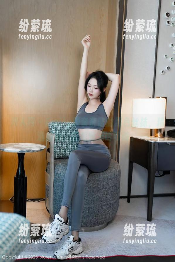 秀人网-Emily顾奈奈酱 秀人网 - Emily顾奈奈酱的黑色丝袜,精选组合,完美到无话可说。
