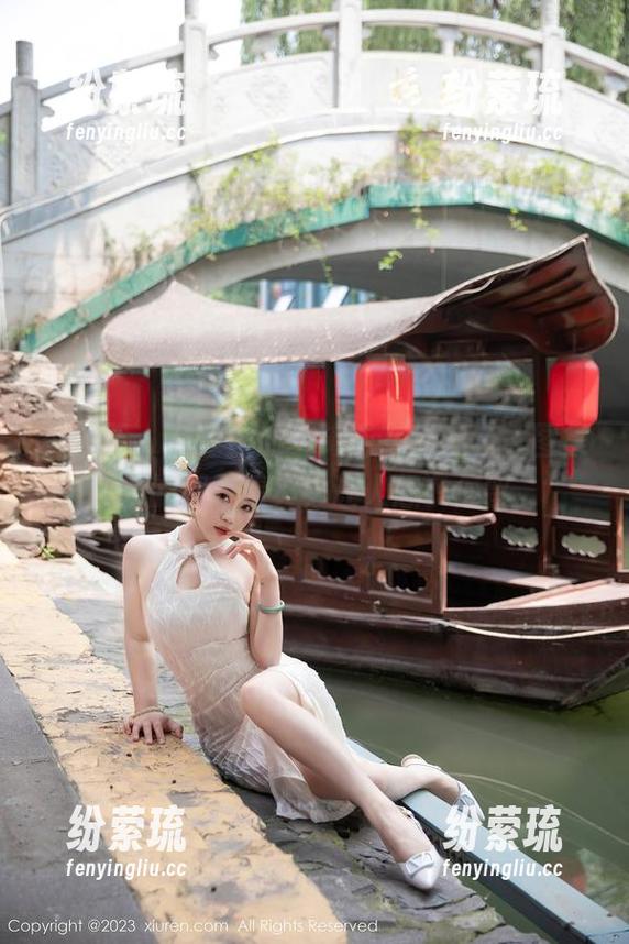 秀人网 - 浴室里的夏旖诺在线展示，图集散发的那股清爽，让人想多停留。