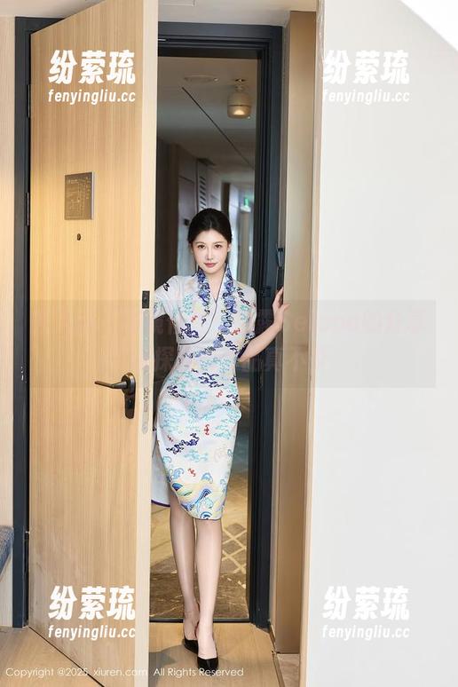 秀人网-娜露Selena 秀人网 - 眼镜任性,娜露Selena的分享可探究的作品真不少