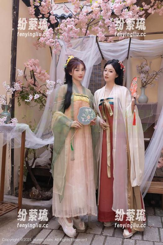 秀人网 - 透过图像，发现白茹雪棉袜写真里的温柔…竟然是袜子之间的细腻呢喃