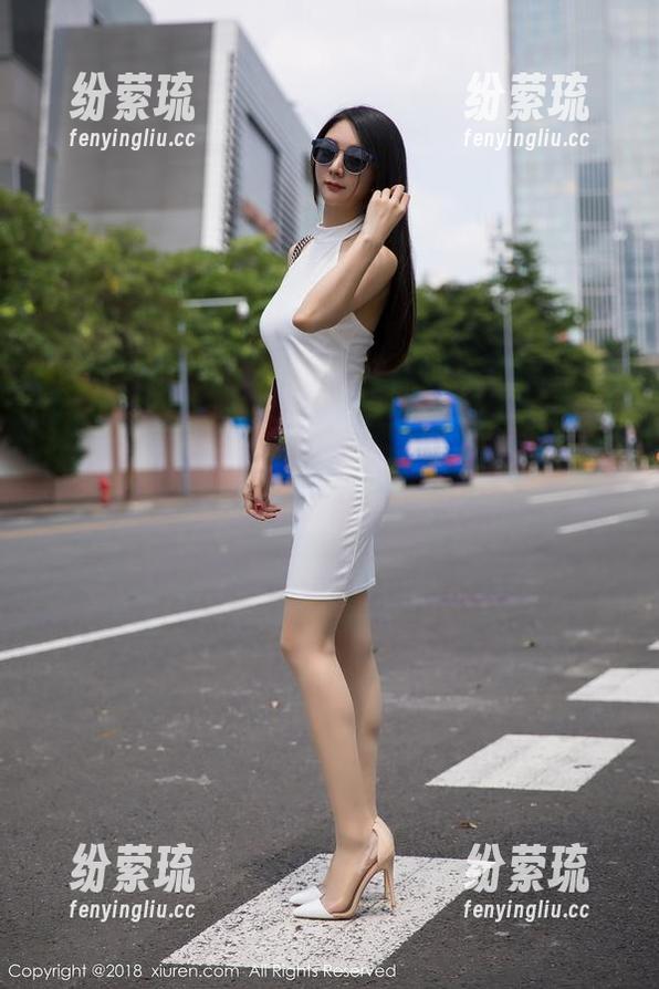 秀人网-糯美子 秀人网 - 作品看点:当糯美子遇上校园装,一场无声的时光对话