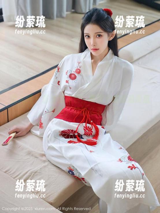 秀人网 - 意外的撞色！糯美子的泳池诱惑原图，你怎么看？