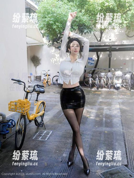 秀人网 - 赤间菀枫的照片中，透明感仿佛在说：“只要我在，你们都无法忽视我，私拍不过是个开端！”