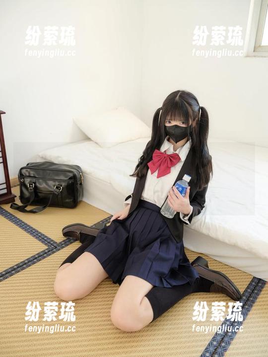 紧急企划-小恩 紧急企划 - 从小恩定制的体操服作品,隐隐透露出一份运动的野心,原来张扬自我可以这么可爱。
