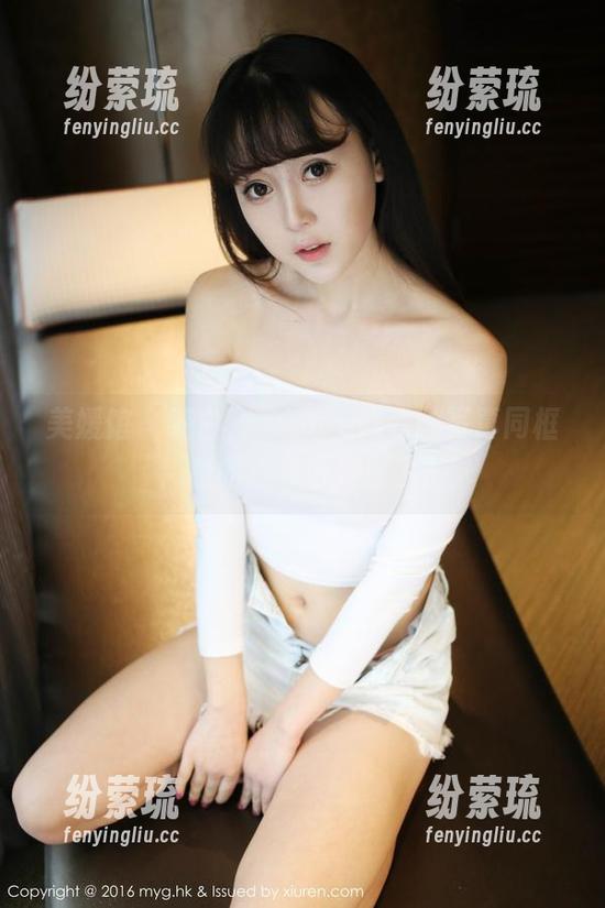 美媛馆 - 纯白，与Love陆瓷的写真同框，我的眼睛也是白了？