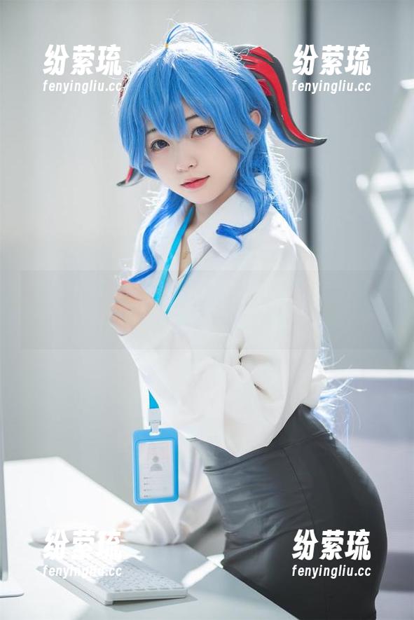 花铃Hana 少女与花铃Hana的结合,这图包也太让人觉得眼神游移了吧?