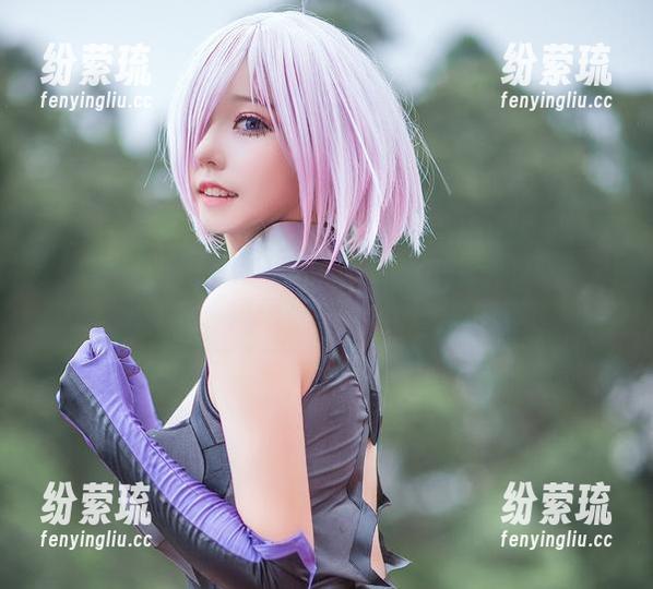菌烨tako 图片分享时间!菌烨tako的红裙,你没见过的“风雨欲来”时刻。