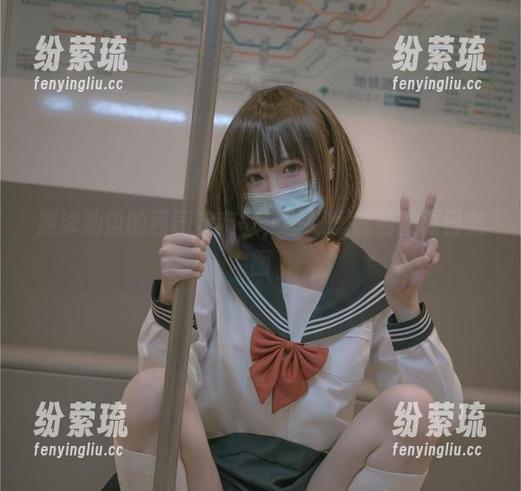 游泳池边的西园寺南歌，壁纸里藏着的夏日美图